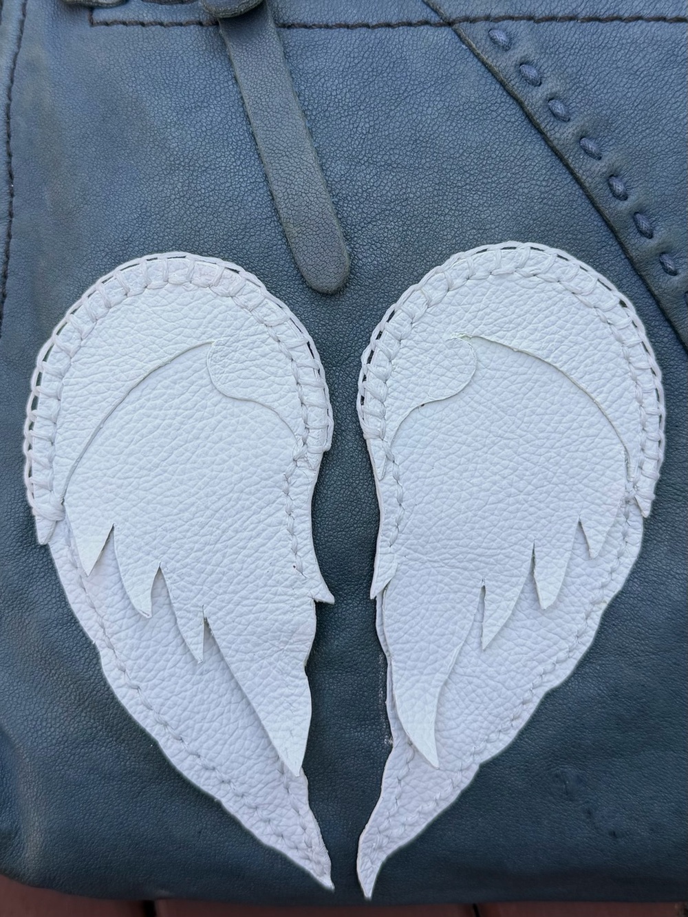 Lucky Brand Abbey Road “Memory” Crossbody Messenger Bag with Angel Wing Appliqué - Picture 5 of 7